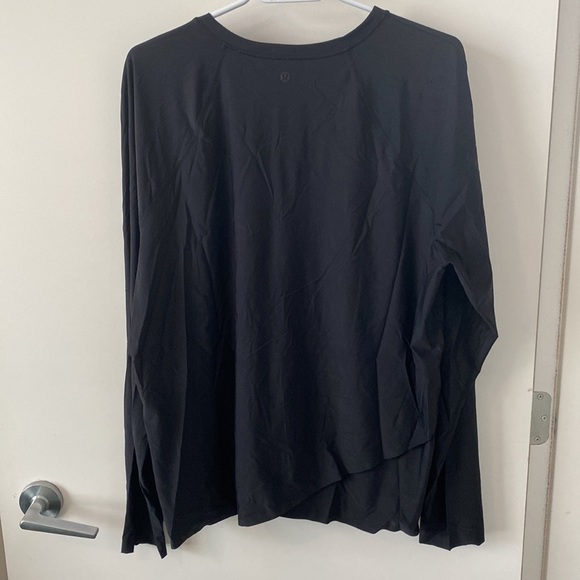 LULULEMON NWOT black Sun Shelter Long Sleeve. Size 12 - Picture 2 of 5